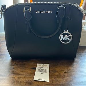 Michael Kors Black Medium Messenger Purse